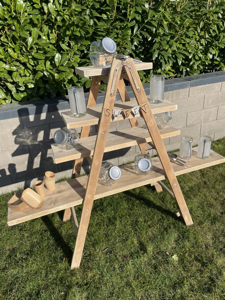 Candy Bar, Sektbar, Sweet Table aus alter Holzleiter