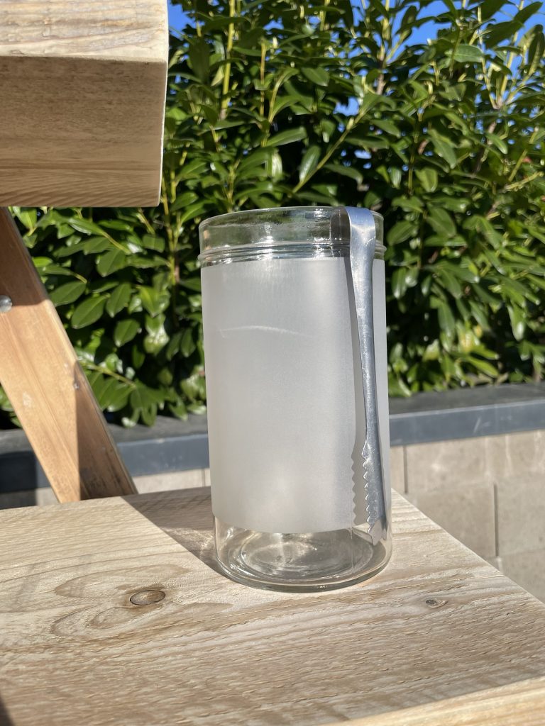 Hohes Glas auf Candy Bar