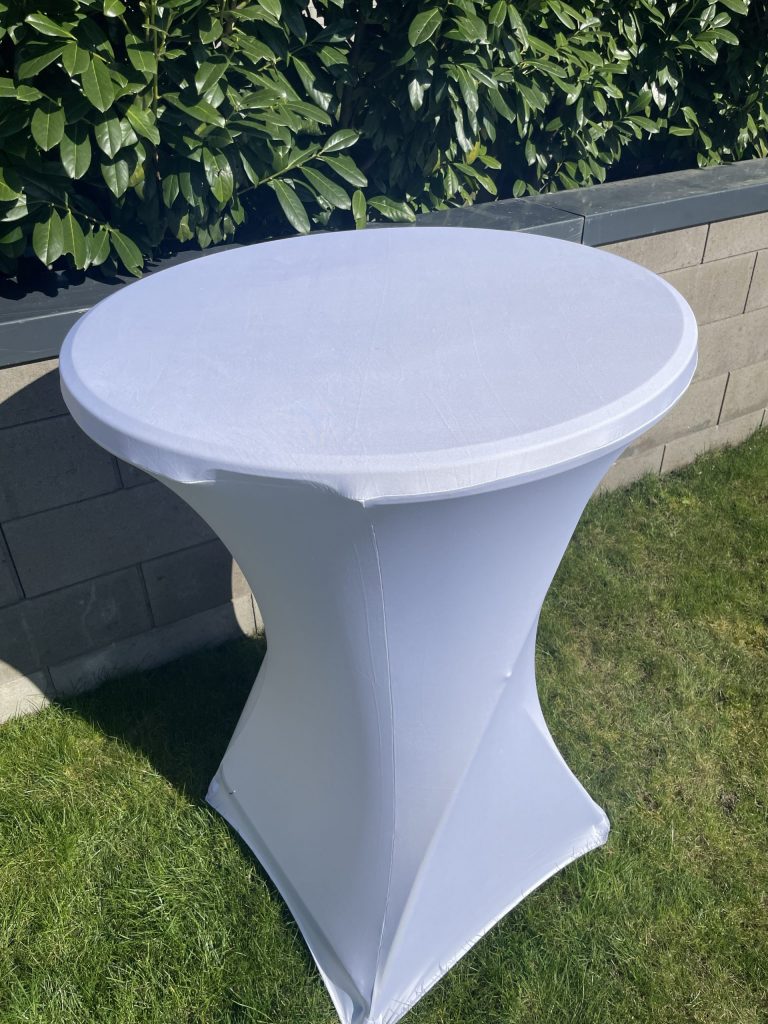 Stehtisch mit weißer Husse